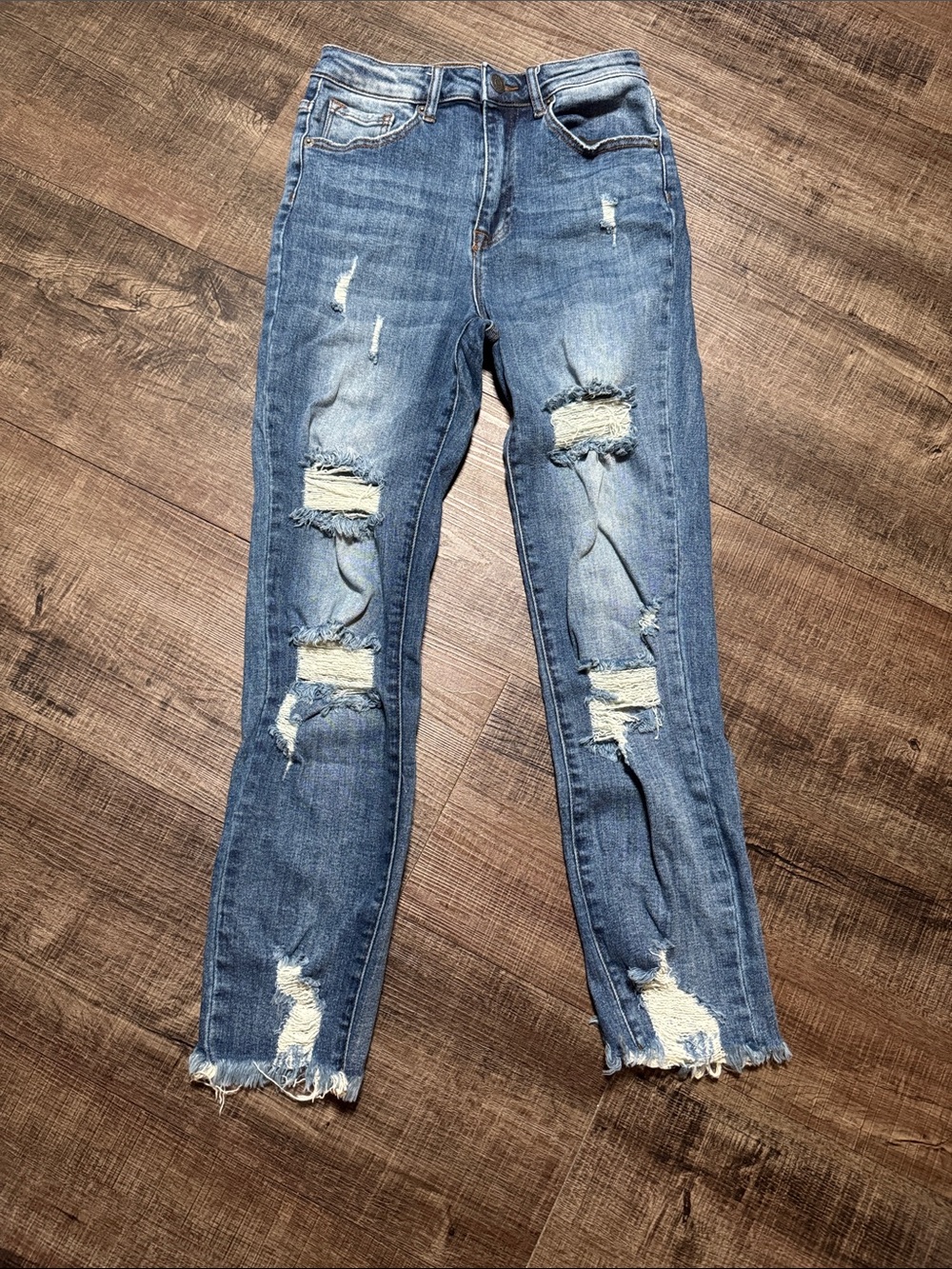 Distressed Women's Blue Skinny Jeans